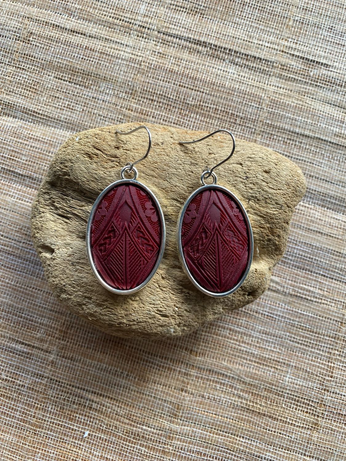 Pacifika Maroon Silver Drops