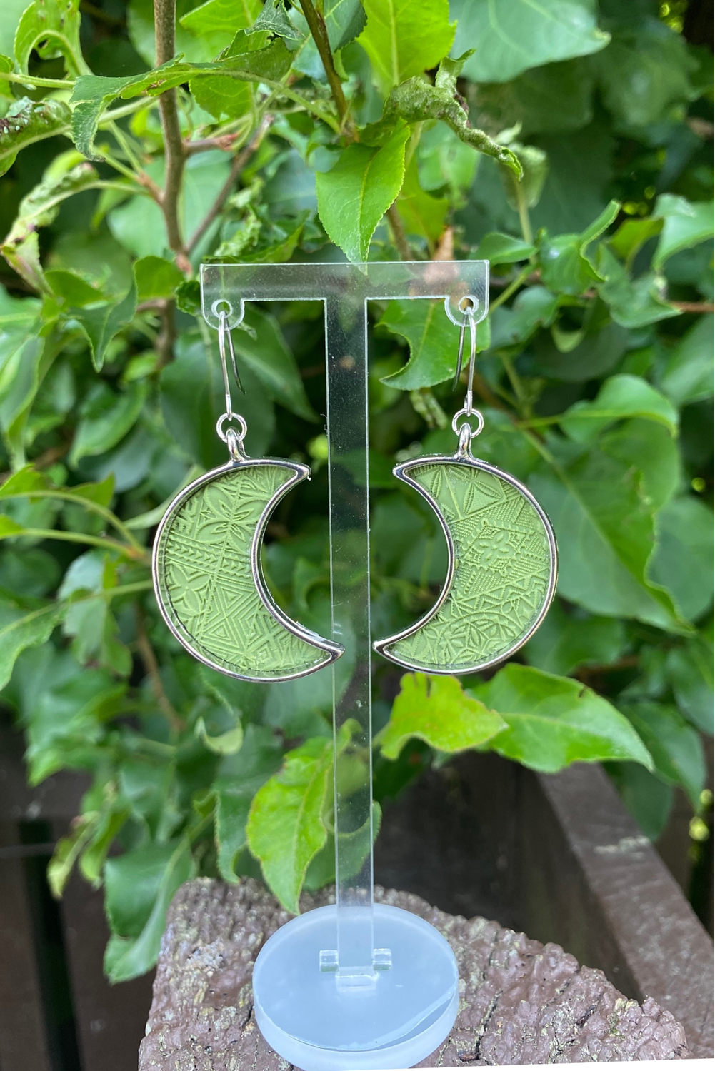 Pasifika Olive And Silver Moons