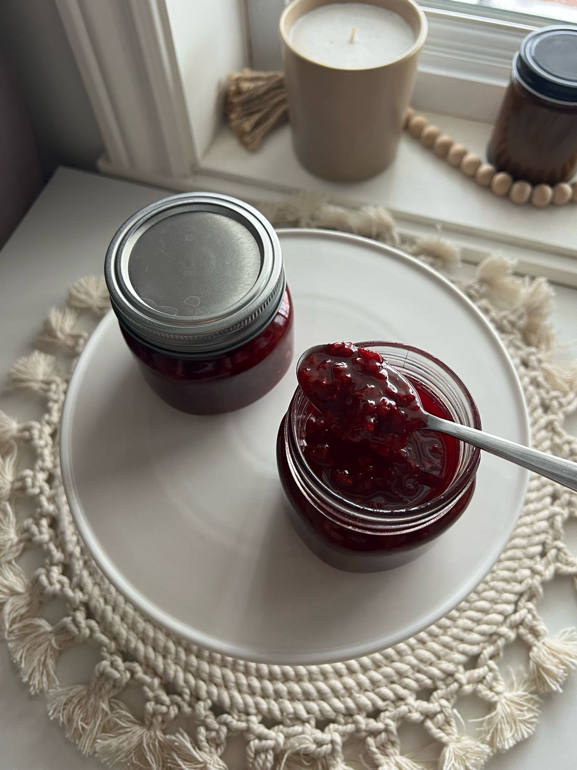 Pot de confiture de framboises