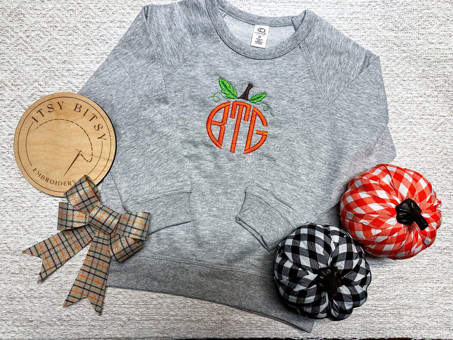 Sweatshirt　Shop　Itsy　Infant/Toddler/Youth　Embroidered　Pumpkin　Sweatshirt,　Monogram　Embroidered　Bitsy　Embroidery