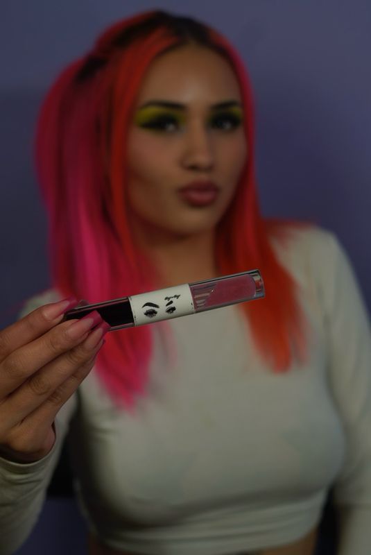 Strawberry lipstain