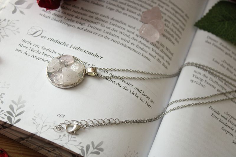 Magisches Hexenamulett (Liebe)