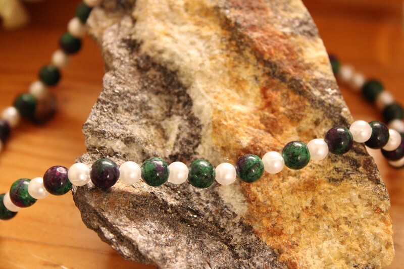 "Grüne Jade"-Edelstein Kette