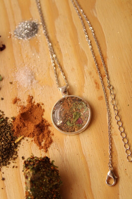 "Schutz"-Kräuterkette