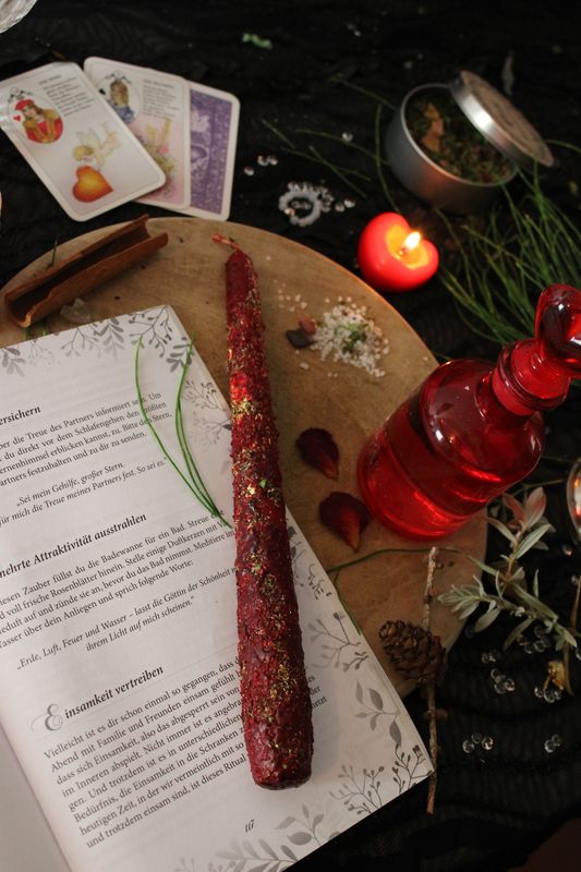 GÖTTLICHE WEIBLICHKEIT-Ritualkerze 🌹(dunkelrot)