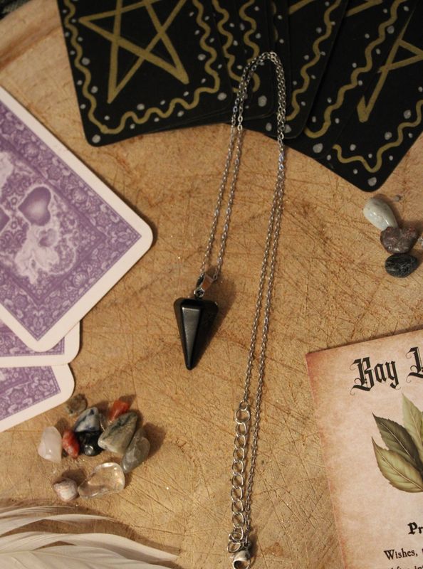 Magisches "Turmalin"-Kraftpendel