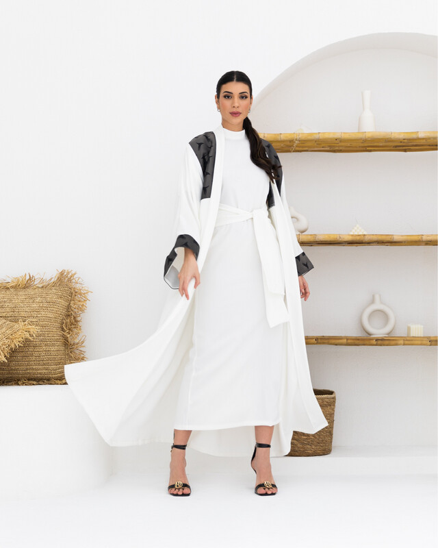 Manar’s Abaya with Long Sleeves &amp; Jacquard Laces