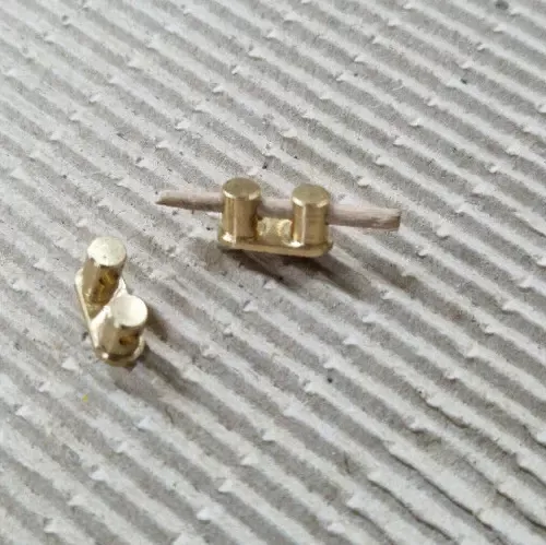 Belegklampe Poller Messing Modellschiff M1:8 bis M1:10 10 Stück !
