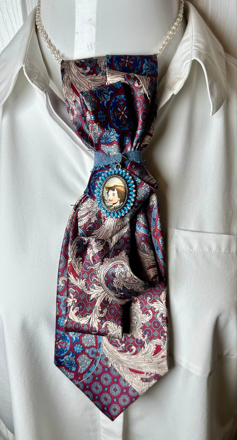 Necktie 👔 Necklace