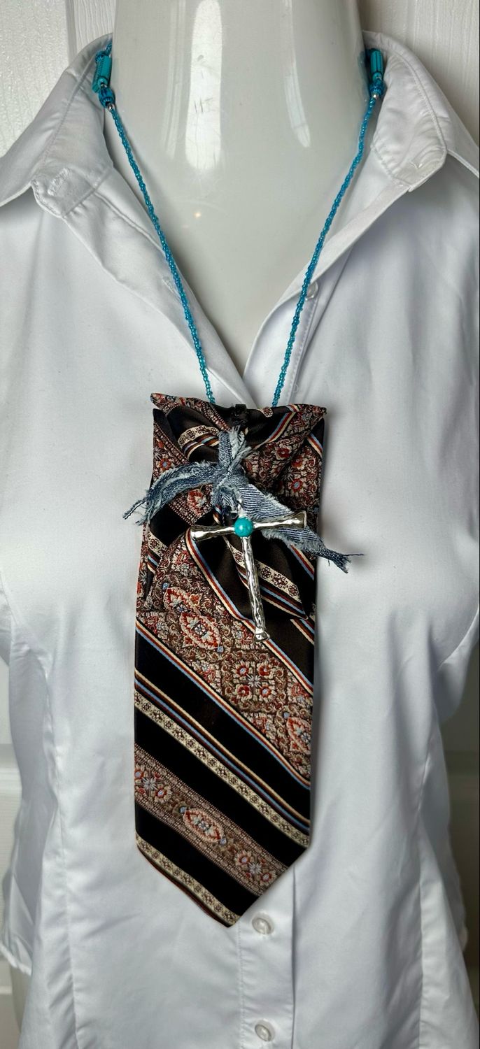 Necktie 👔 Necklace