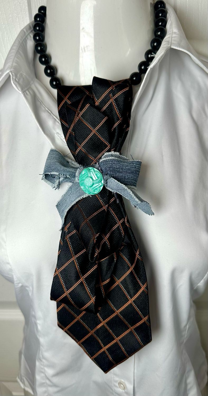 Necktie 👔 Necklace