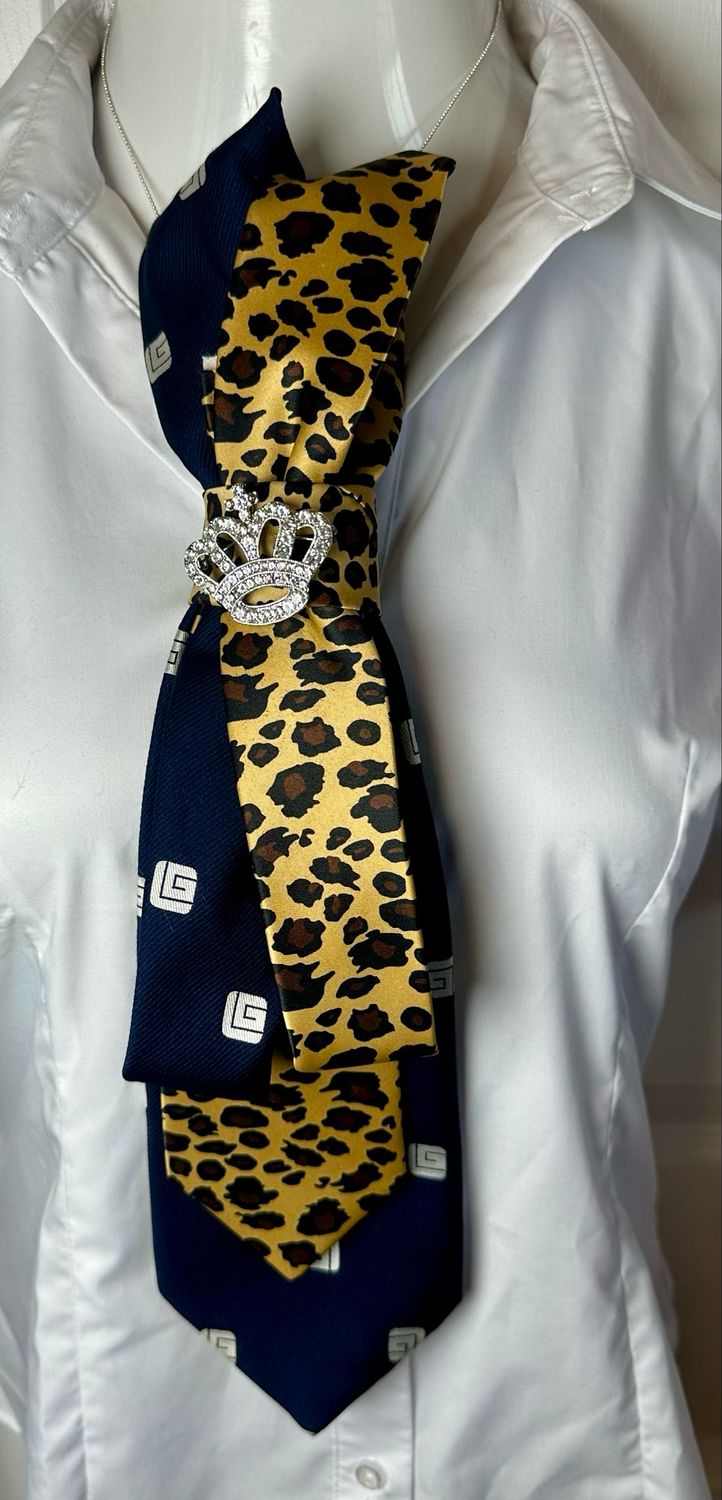 Necktie 👔 Necklace
