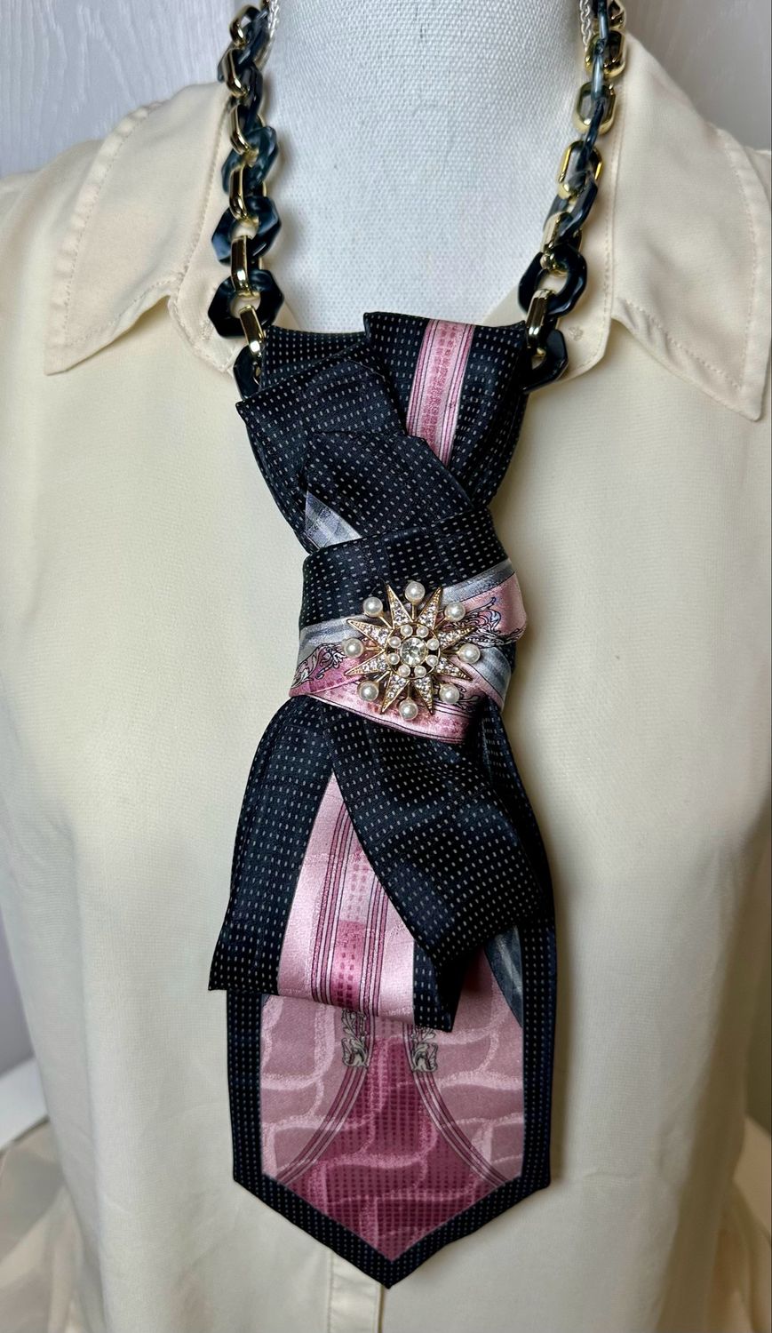 Necktie 👔 Necklace