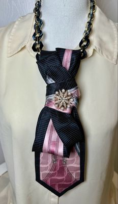 Necktie 👔 Necklace