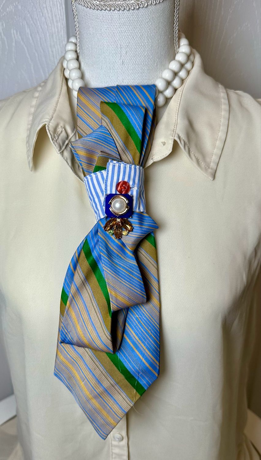 Necktie 👔 Necklace