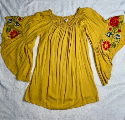 Umgee Bell Sleeve Blouse - Small