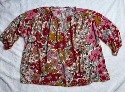 Entro Boho Floral 3/4 Sleeves V-Neck Top - Small