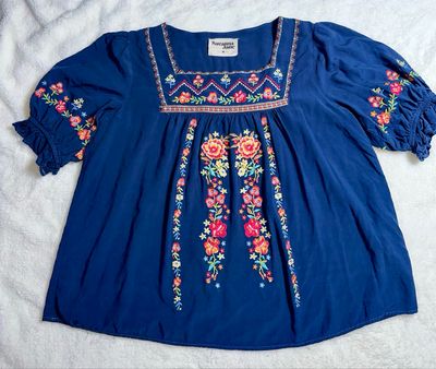 Savannah Jane Embroidered Blouse - Medium