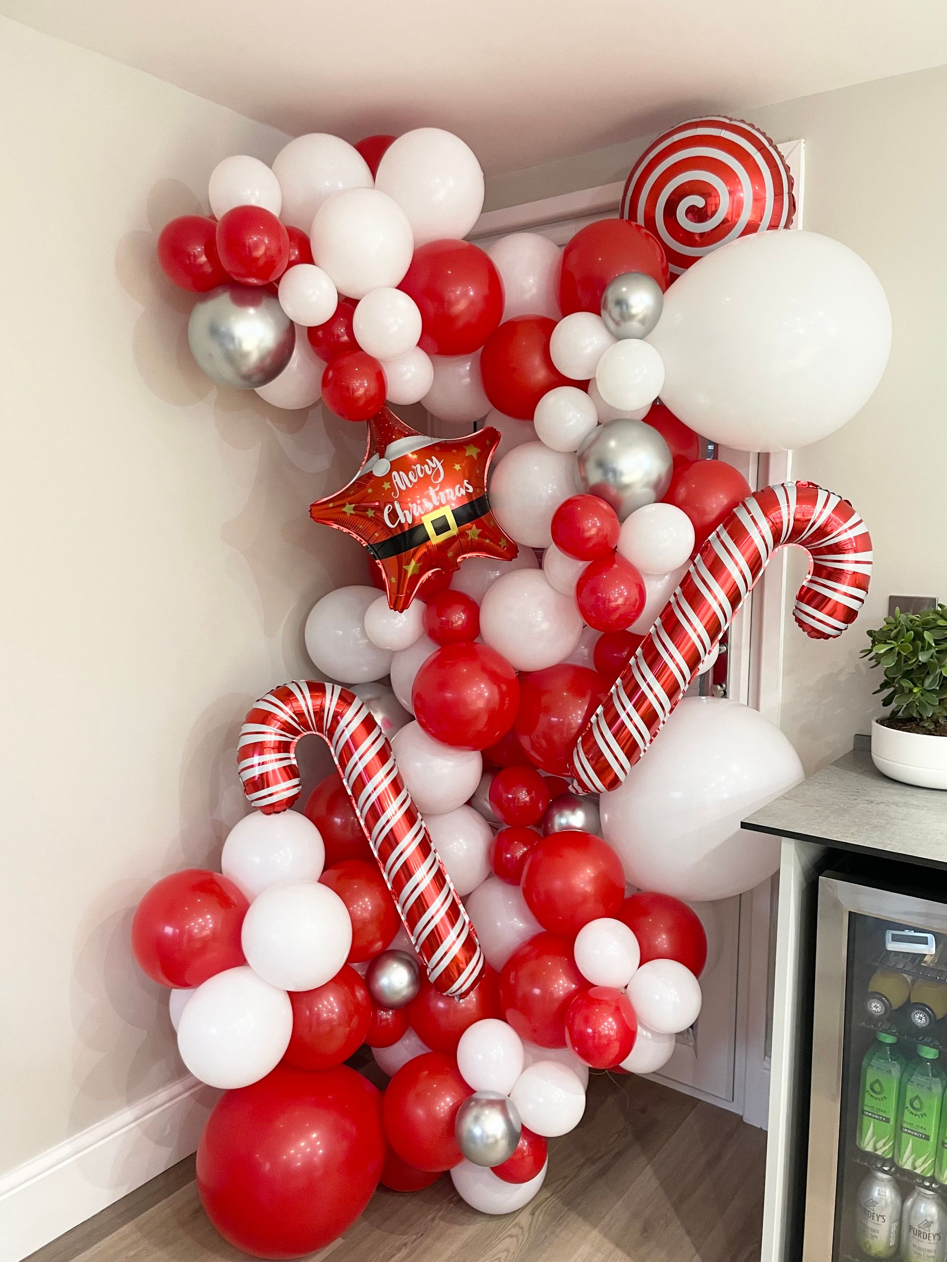 White and Red Christmas Balloon Arch Kit