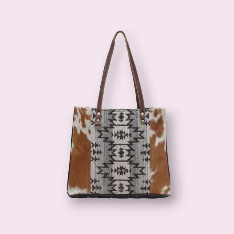 Ailyak Tote Bag