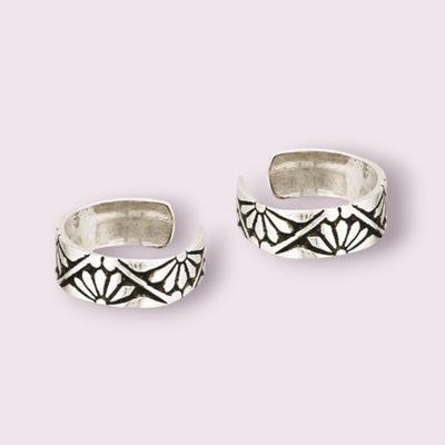 Alternating Flowers Ear Cuff