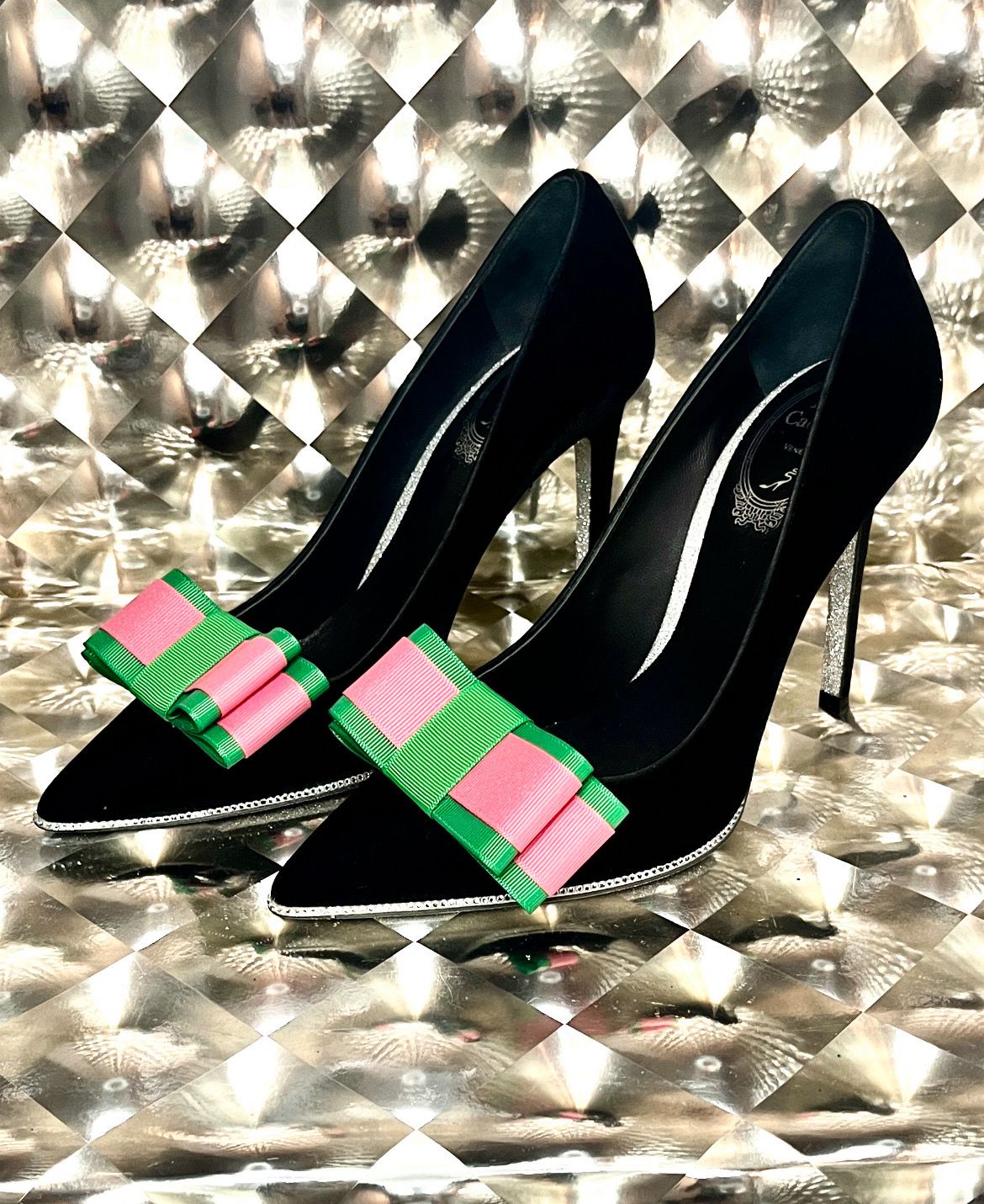 The original salmon pink and green Shoe Bows