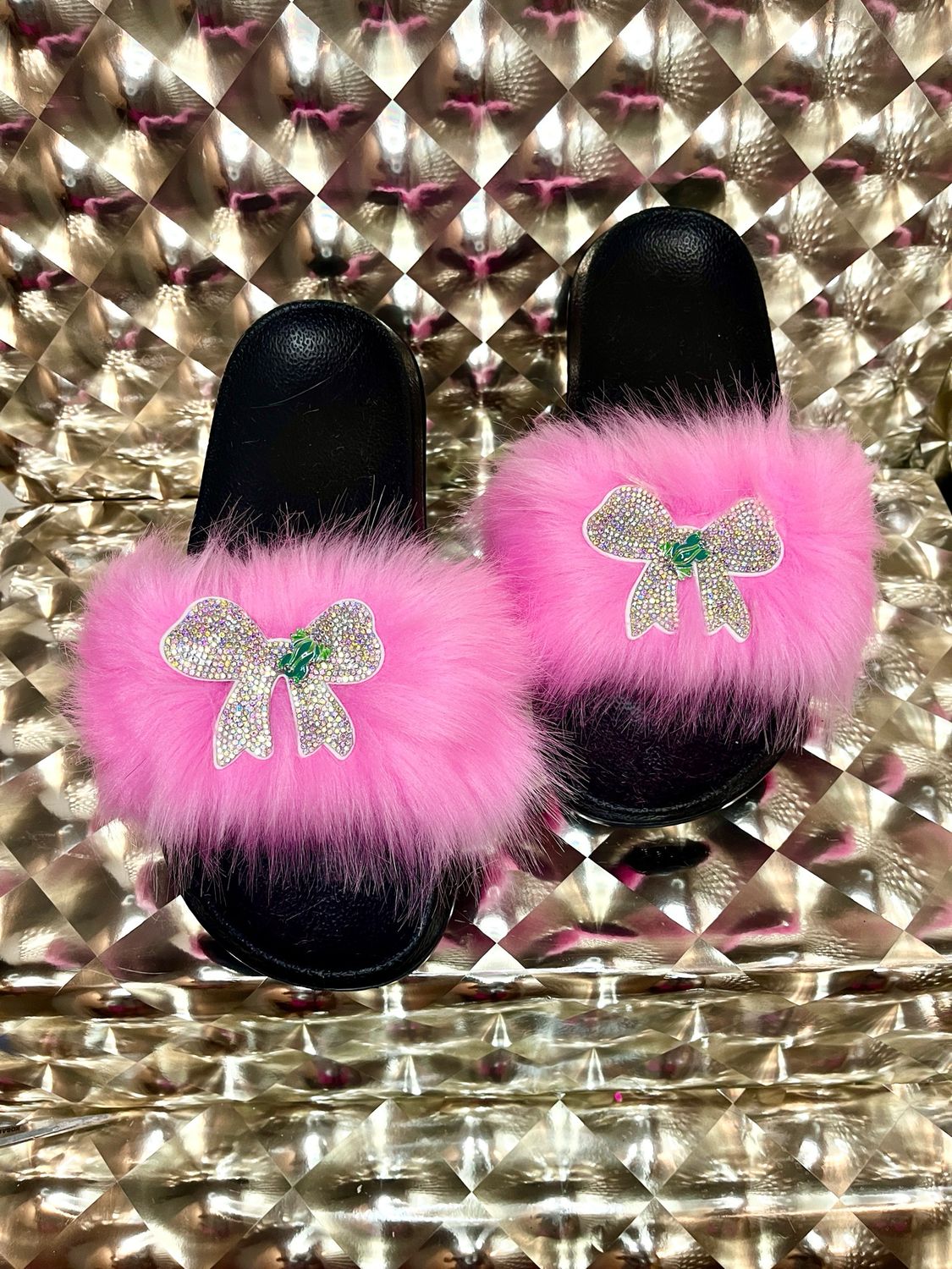Pink Bling Bow and a Frog Fur Slides