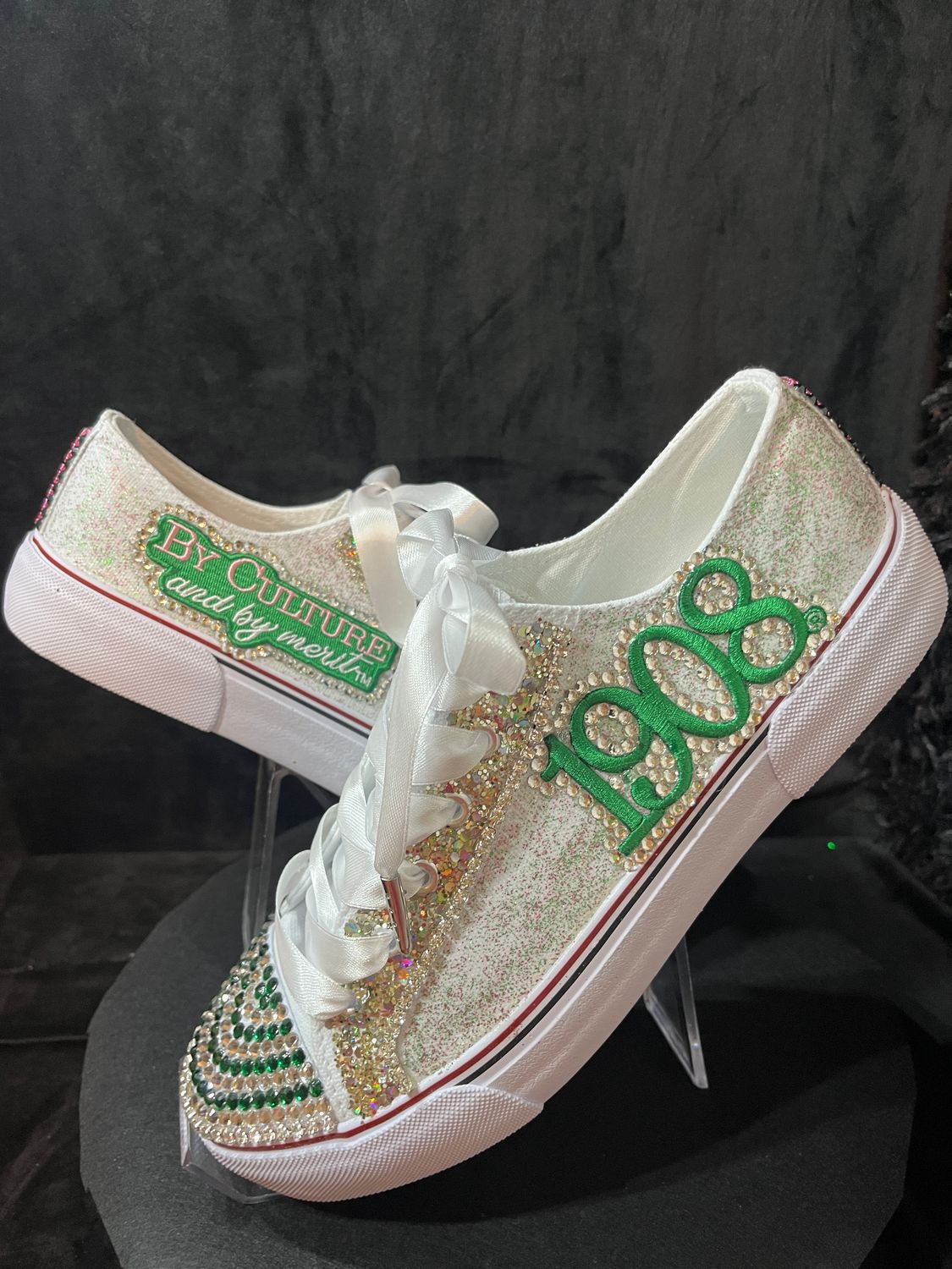 “Spectacular” tennis shoes