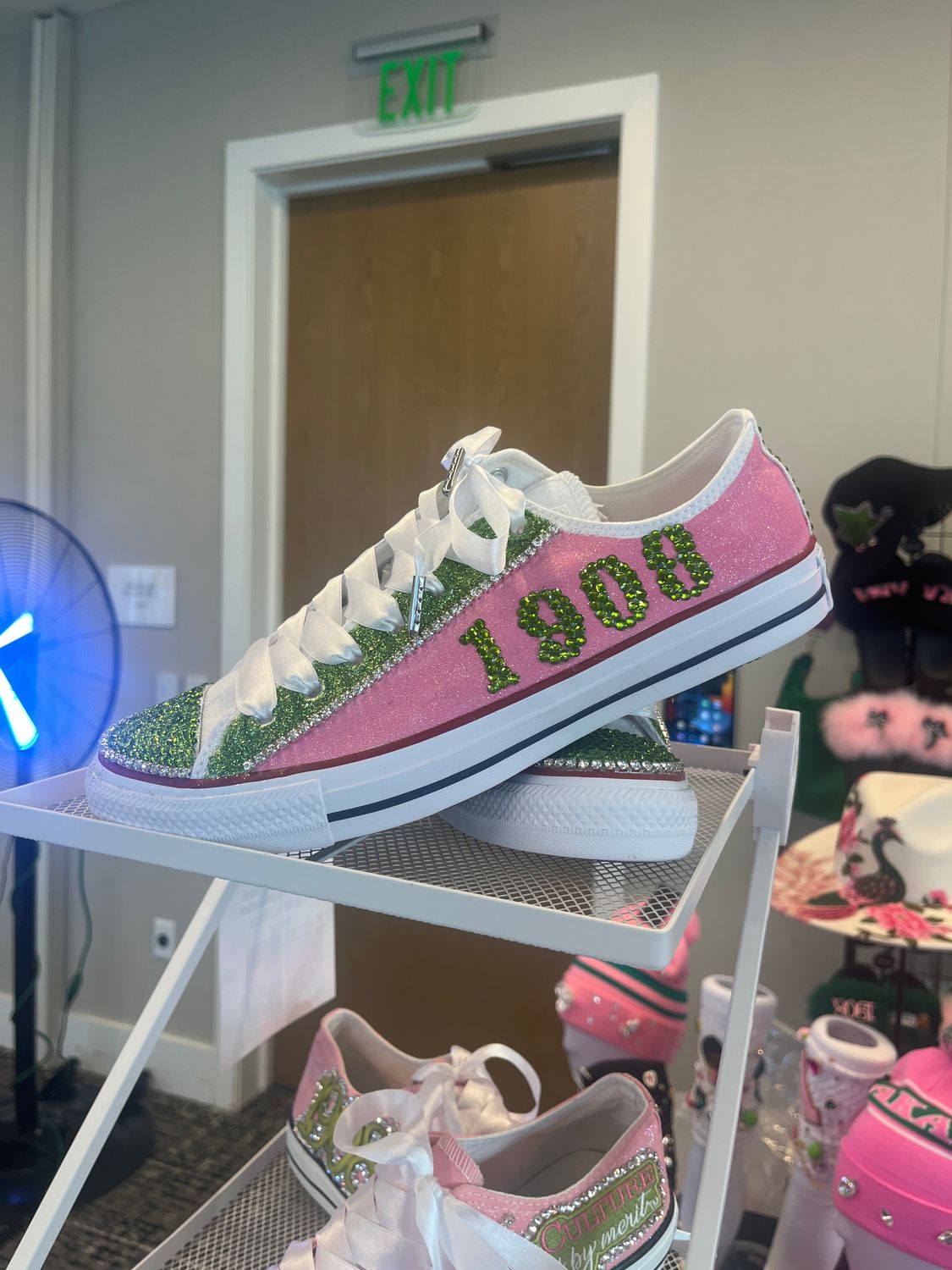 Converse sneakers/tennis shoes