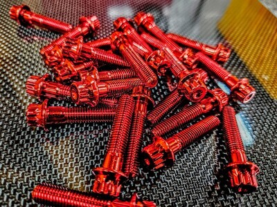 Wheel bolts - Red