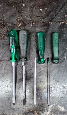 BMW Trunk Toolbox Screwdrivers (Large &amp; Small) E12 E21 E23 E24 E28 E30 Heyco 71 11 1 103 190 (71111103190) BMW PN: 71 11 1 179 629 (71111179629)