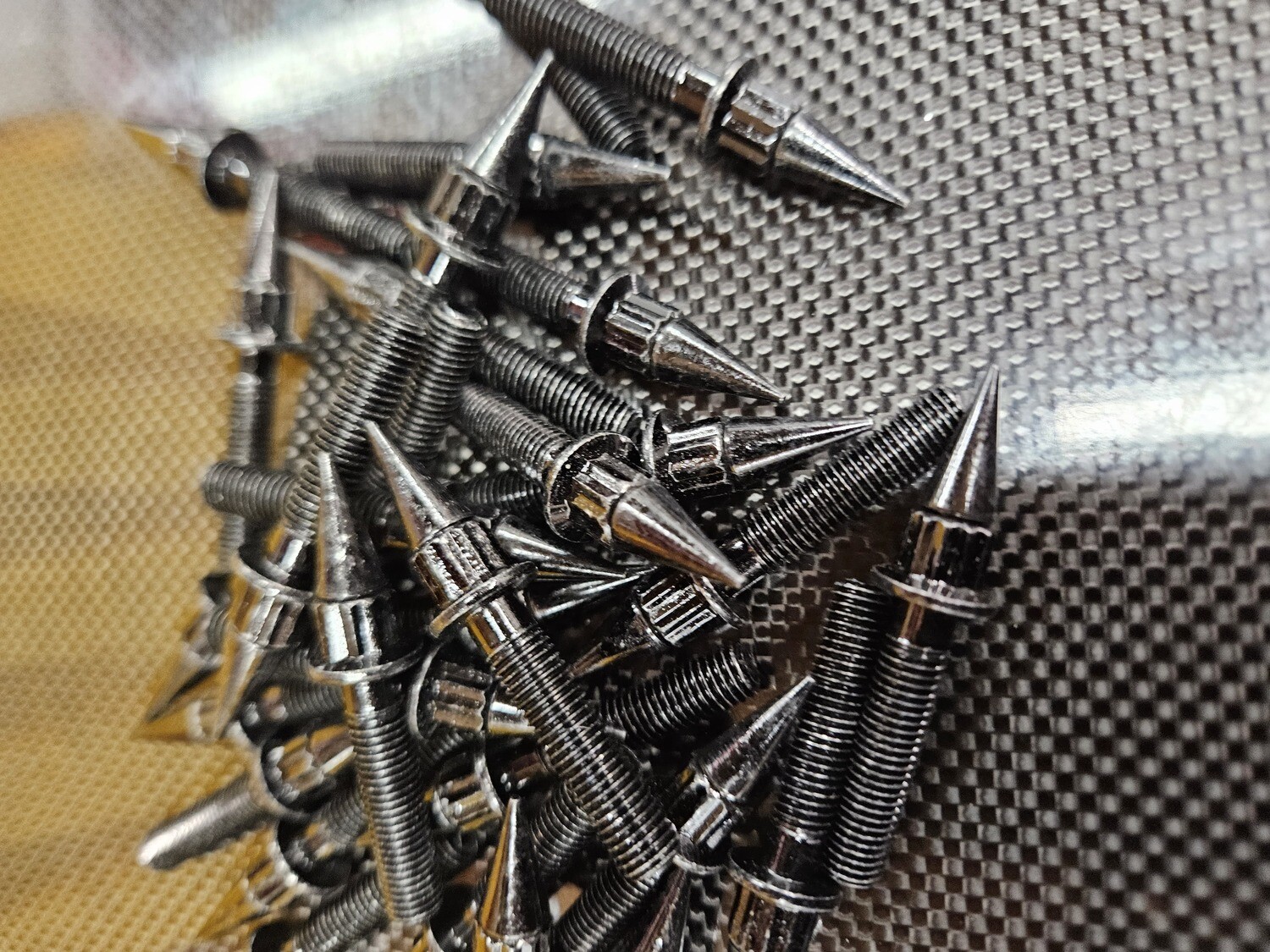 Black Spiked M7x32mm Wheel Bolts