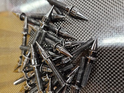 Black Spiked M7x32mm Wheel Bolts