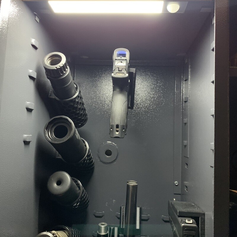 Magnetische LED Leuchte mit Sensor für Waffenschrank und Tresor Magnetische LED Leuchte mit Sensor für Waffenschrank und Tresor