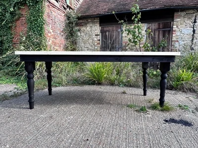 Farmhouse indoor dining table with black legs