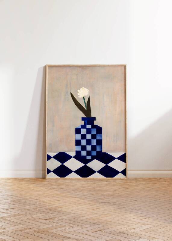 Check the vase