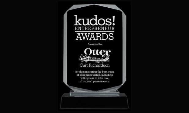 Rushmore Series Clear and Black Glass Award: 10-5/8"-105980