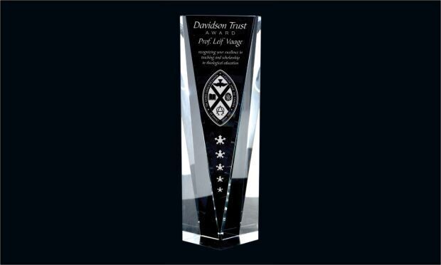Skyline Series Optic Crystal Award: 8"-105917