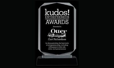 Rushmore Series Clear and Black Glass Award: 12-1/8"-105981