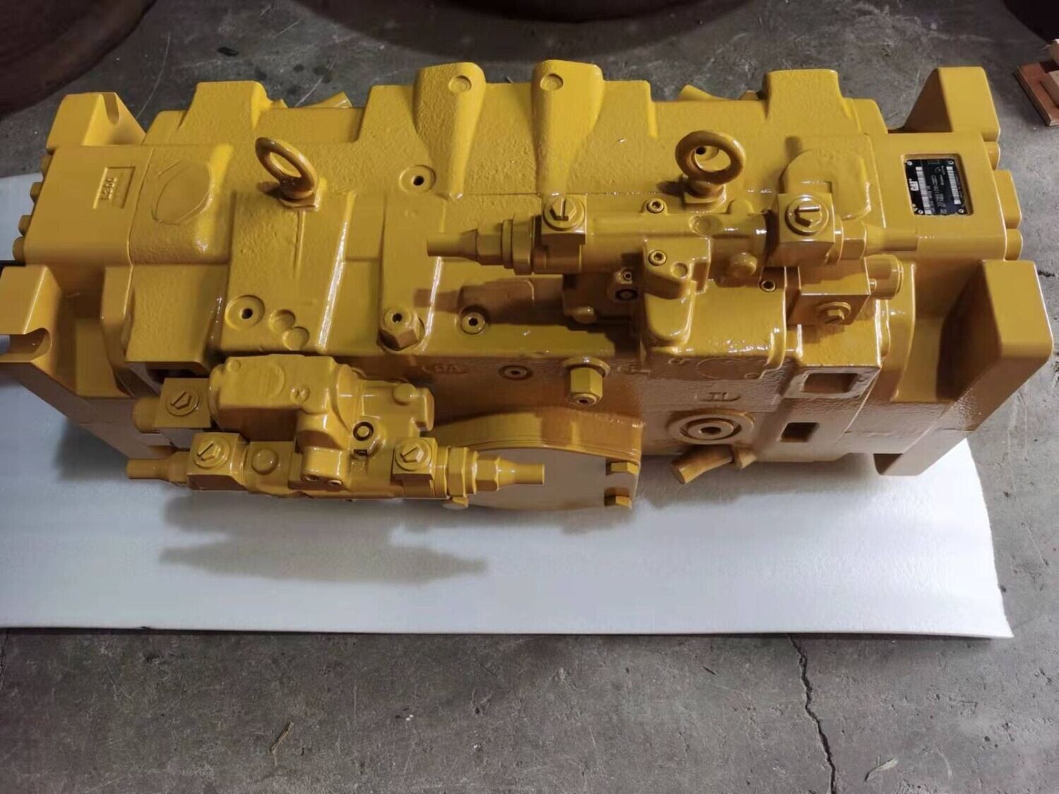 576-3072 Caterpillar 390F Main Pump