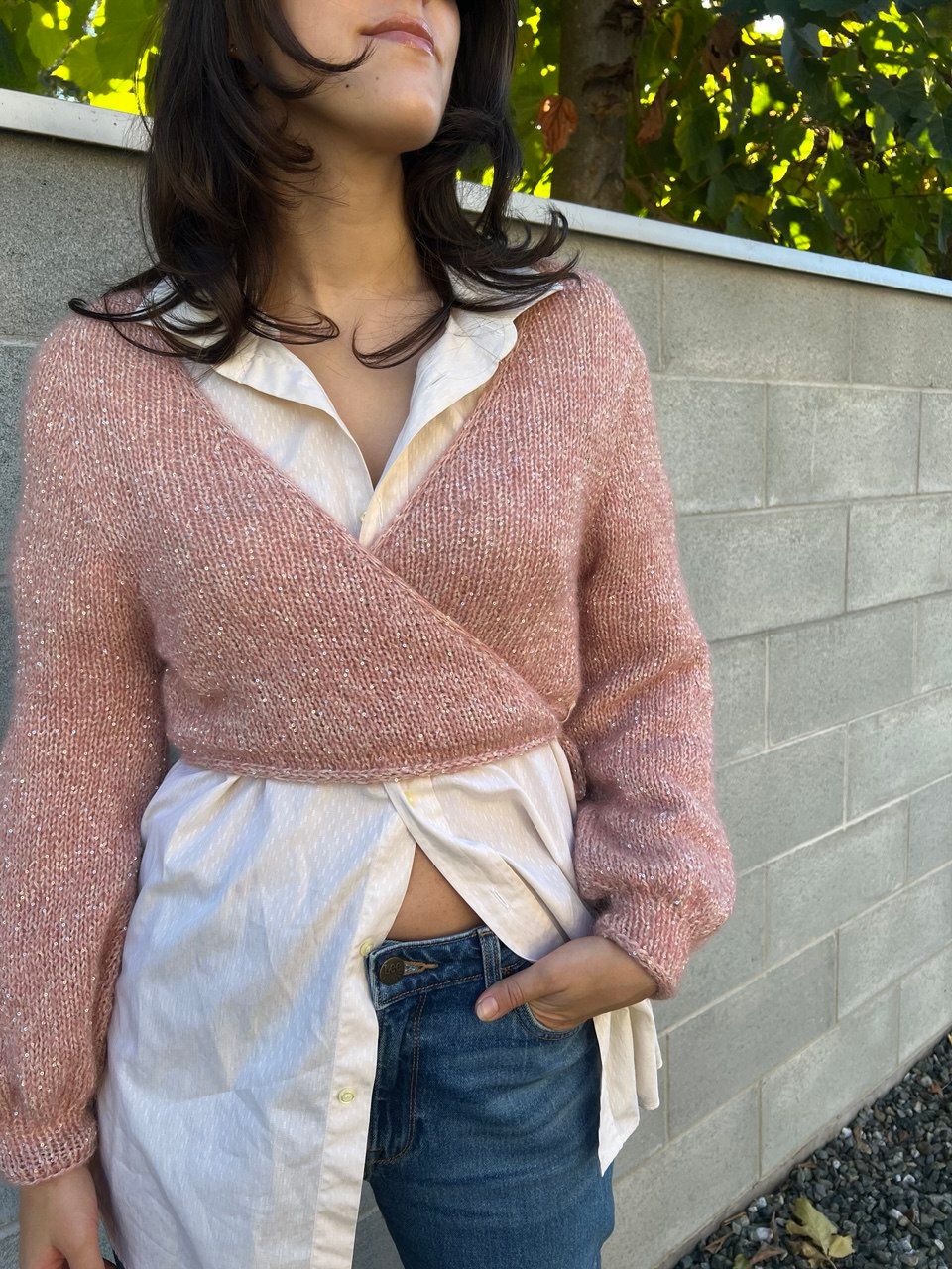 Pattern coprispalle incrociato con maniche a sbuffo