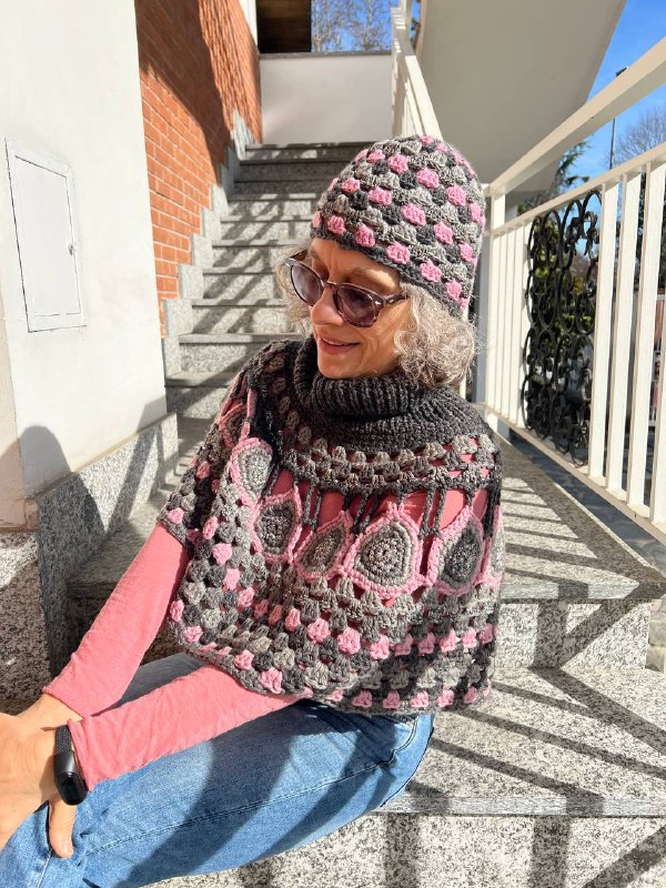 PATTERN - Mantellina colorata