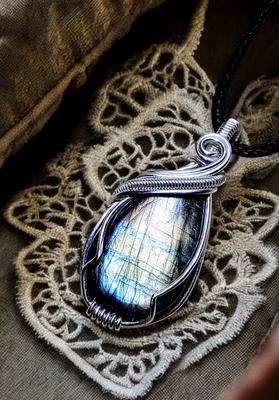 &quot;Aurora&quot; - Super Flashy Labradorite in Sterling Silver