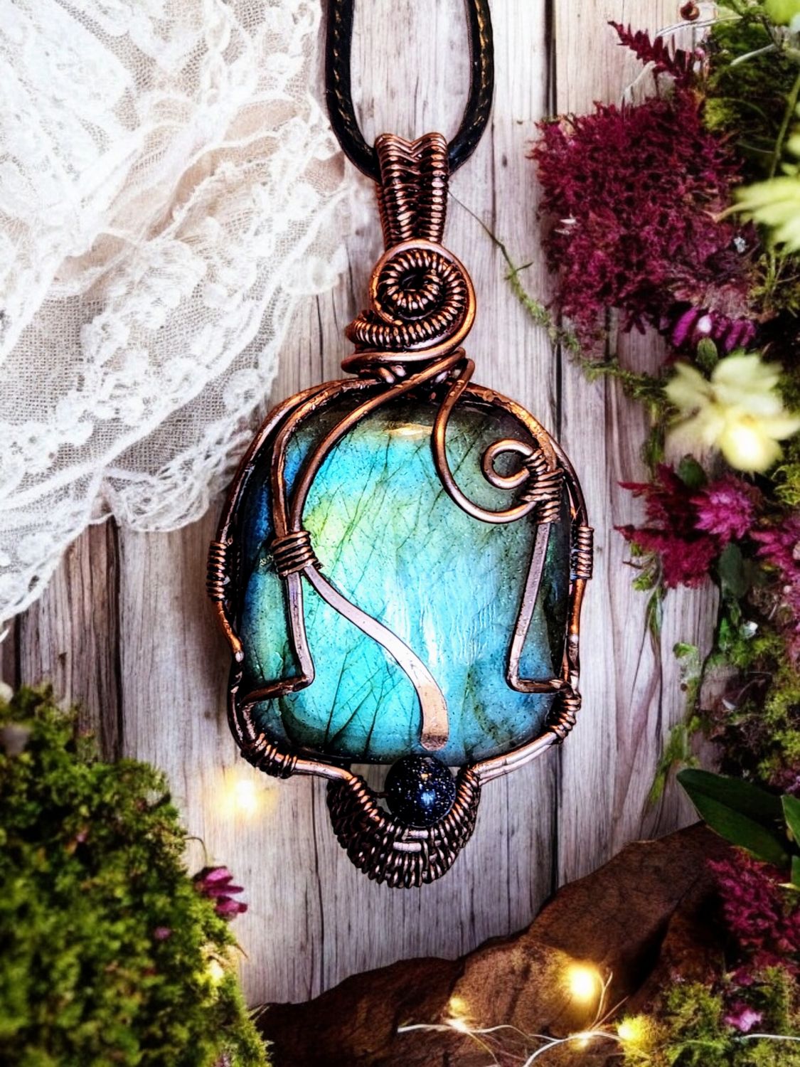 &quot;Luinarae&quot; - &quot;The Blue Light of Dawn&quot; pendant - Labradorite in copper with a blue goldstone accent