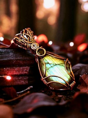 Celtic Shadows - Labradorite Pendant in Copper