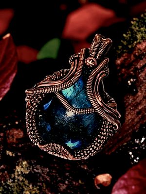 &quot;Zahar-Dûm&quot; - The Jewel of the Depths - Dark Labradorite wrapped in Copper Wire