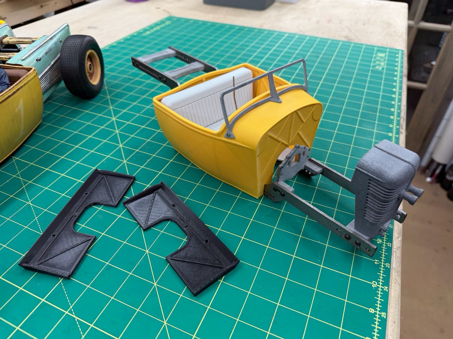 1/10 Scale Rat Rod Roadster Bundle, Body And Chassis With Bedsides