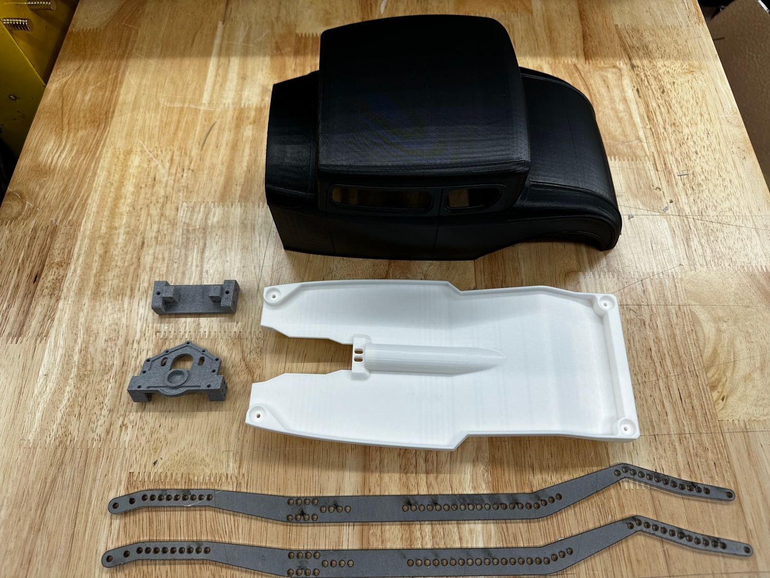 New Hot Rod 5 Window Coupe V2 with Floor Pan WITH Hot Rod Chassis Kit, black ABS body