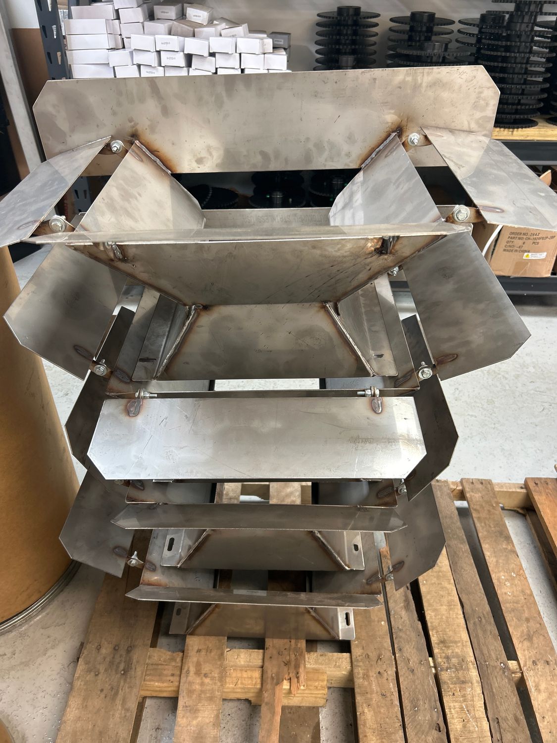 Stainless steel main shoot with flaps included