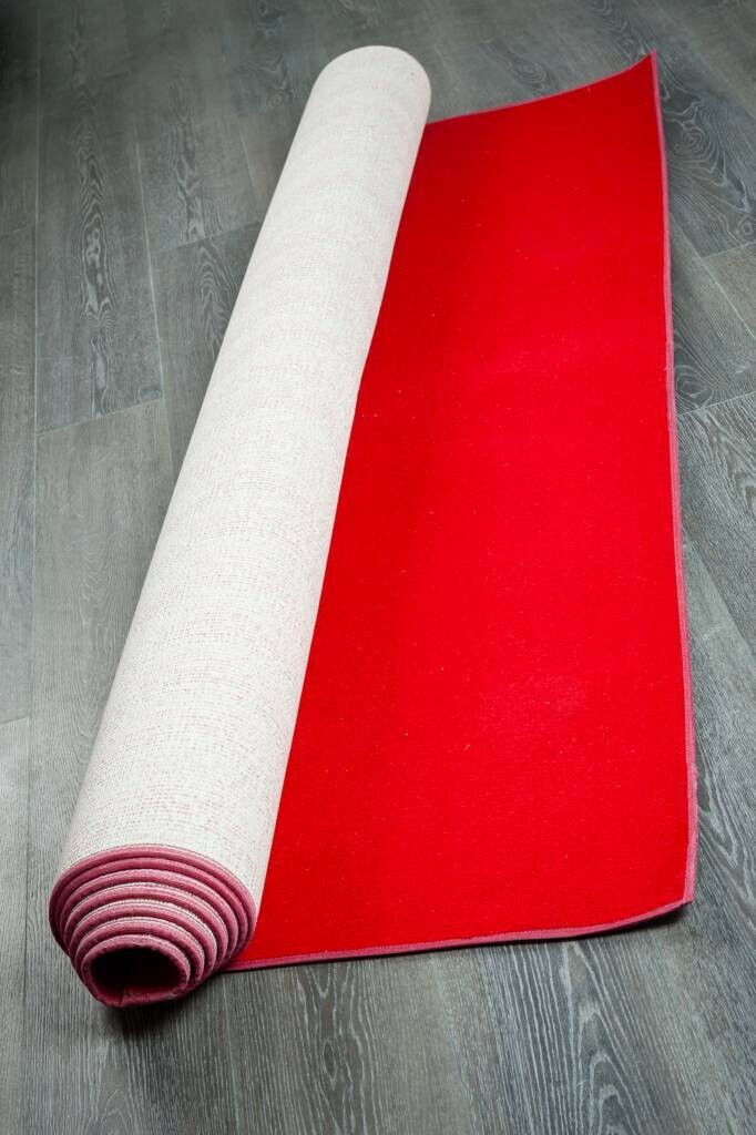 Rental-Red Carpet 15&#39;x5&#39;-1Day